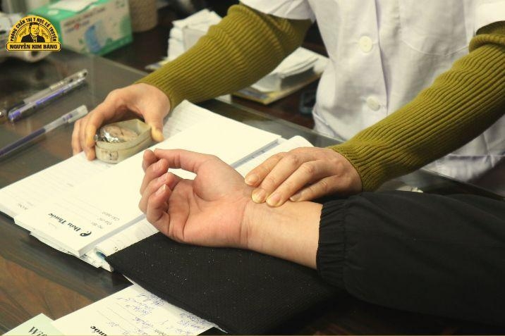 Tử cung lạnh nên uống gì?